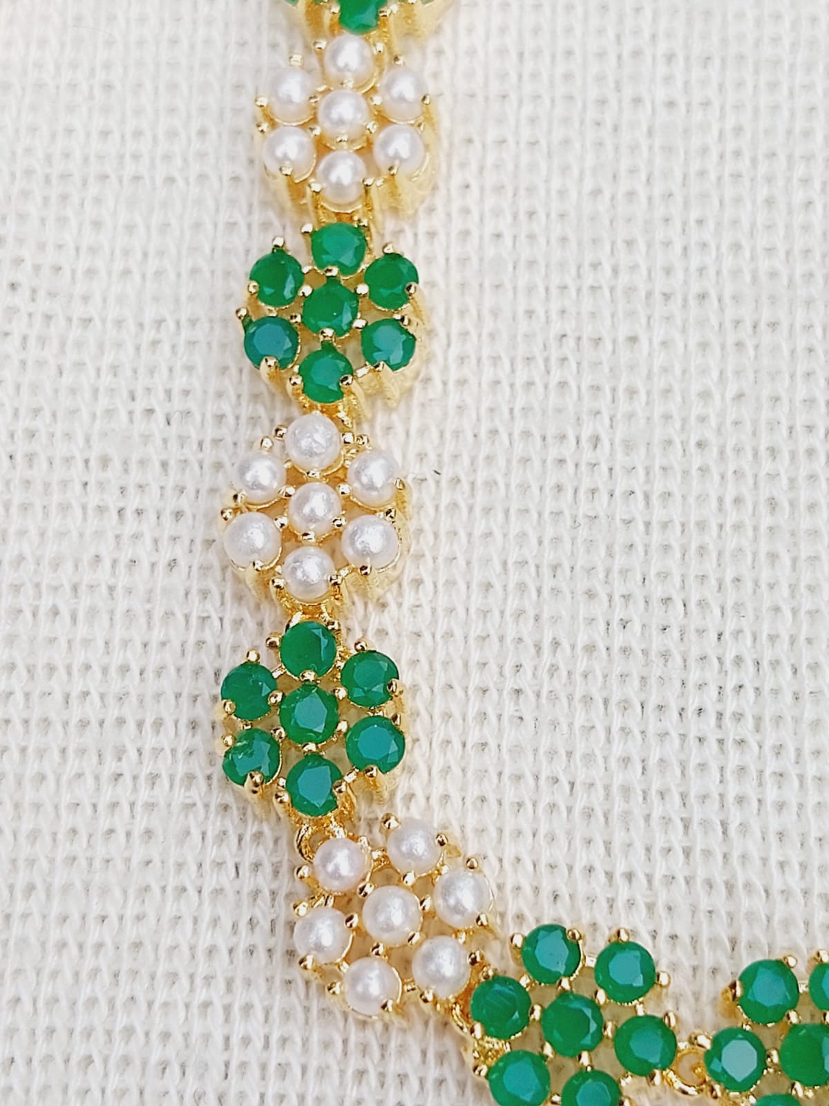 Intricate Emerald and Pearl Floral Necklace