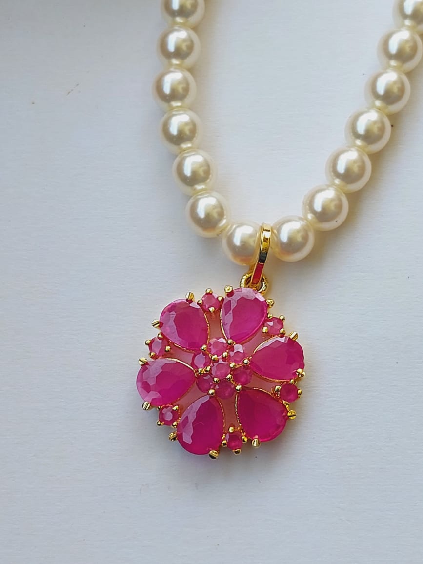 Elegant Dark Pink Flower Pendant with Pearl Necklace