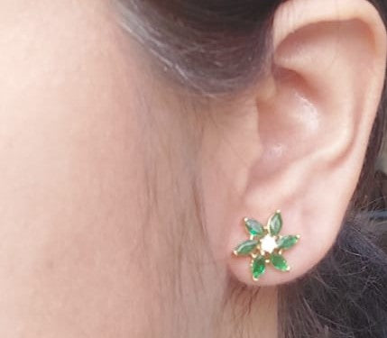 Elegant Green Stone Star Flower Stud Earrings