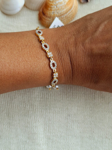 Beautiful Adjustable Golden Bracelet