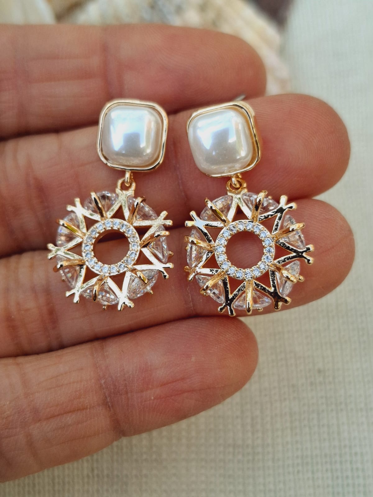 High Quality American Diamond Pearl Round Danglers