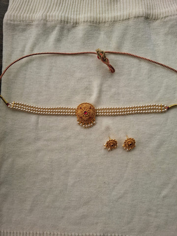 Simple Elegant Antique Pendant Swaroski Pearl Choker