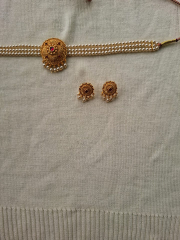 Simple Elegant Antique Pendant Swaroski Pearl Choker