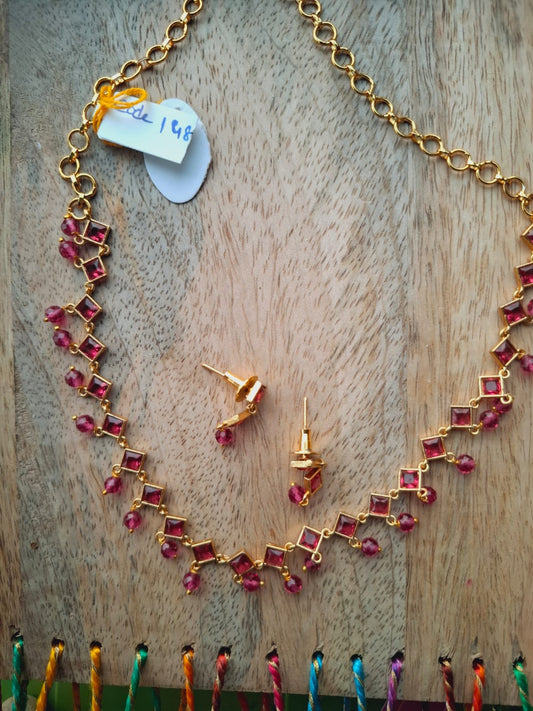 Sayuri Diamond Shaped Delicate Necklace Set