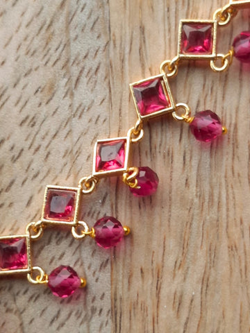 Sayuri Diamond Shaped Delicate Necklace Set