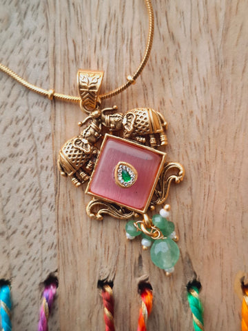 Geen Pink Elephant Minimal Designer Set