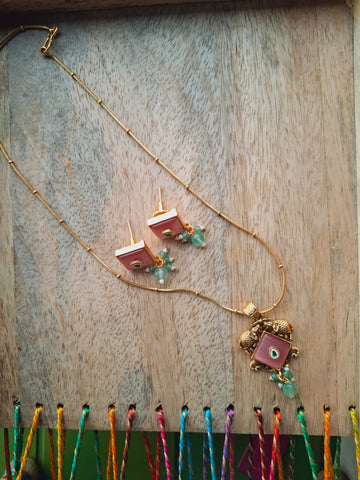 Geen Pink Elephant Minimal Designer Set