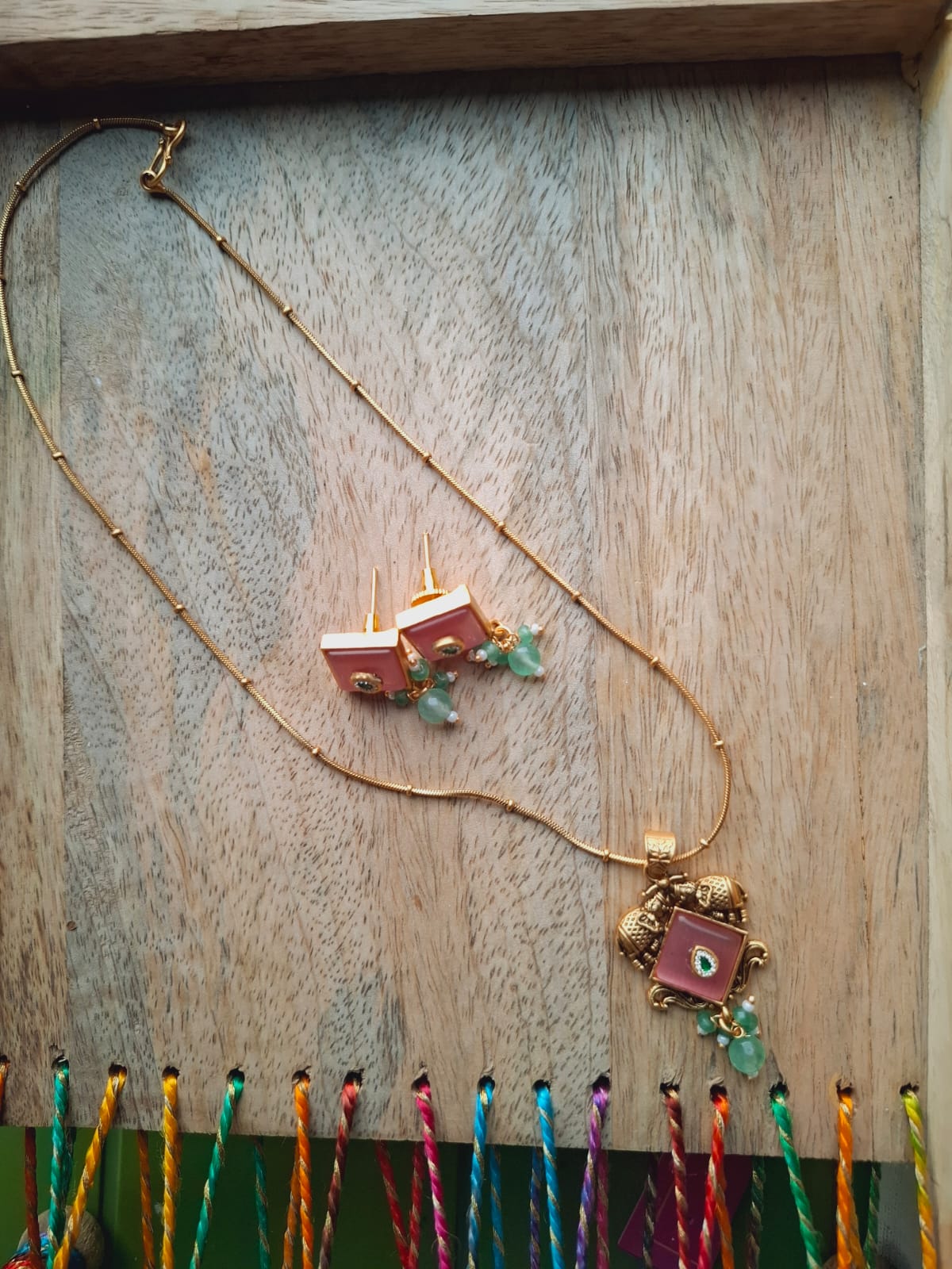 Geen Pink Elephant Minimal Designer Set