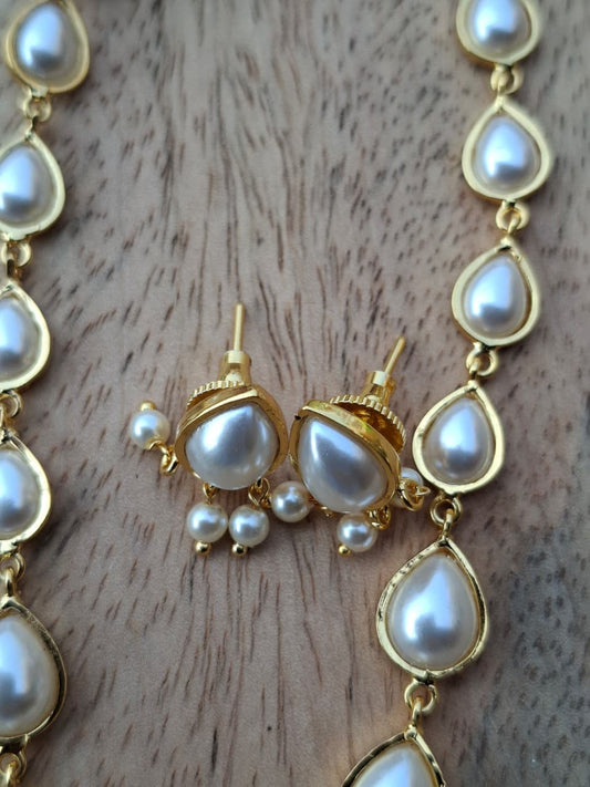 Half Pearl Leaf Shape Necklace