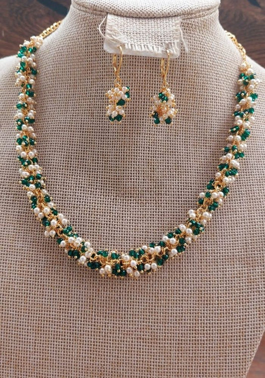 Green Crystal Pearls Bunch Necklace