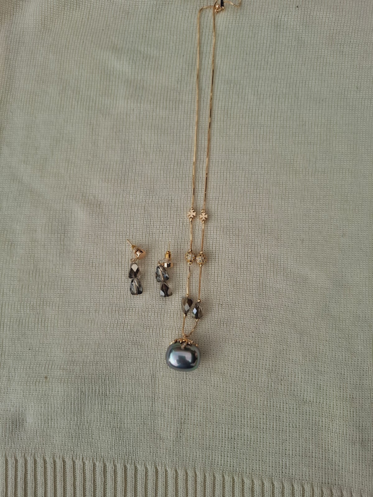 Premium High Quality Grey Pearl Minimal Set