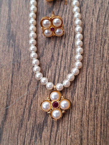 Single Pendant Pearl Set (Radha)