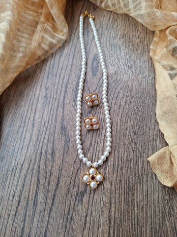 Single Pendant Pearl Set (Radha)