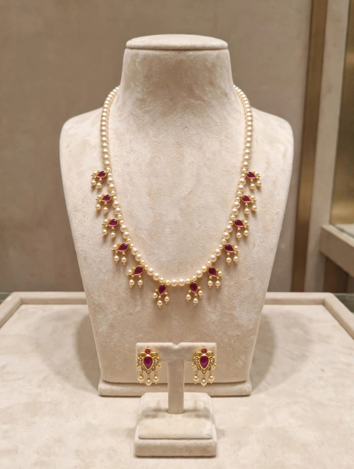 Swaroski Pearl Set (Dark Pink Panadi)
