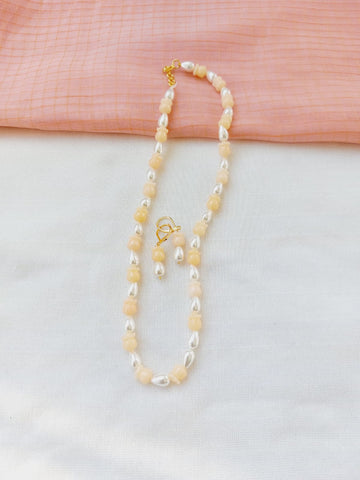 Rose Shaped Beads and Pearl Set (Light Yellow)