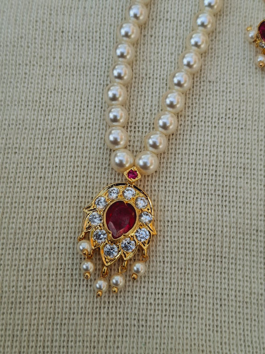 Single Pendant Pearl Set (Radha)