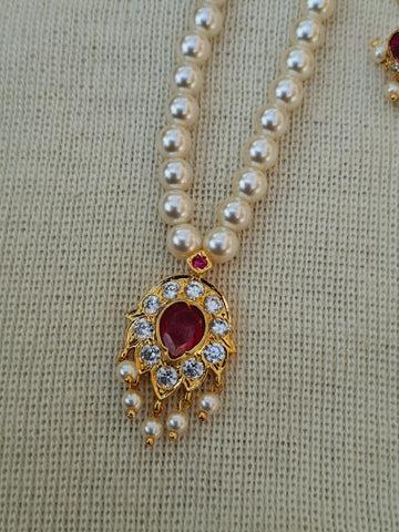 Single Pendant Pearl Set (Radha)