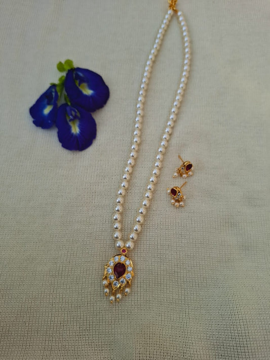 Single Pendant Pearl Set (Radha)