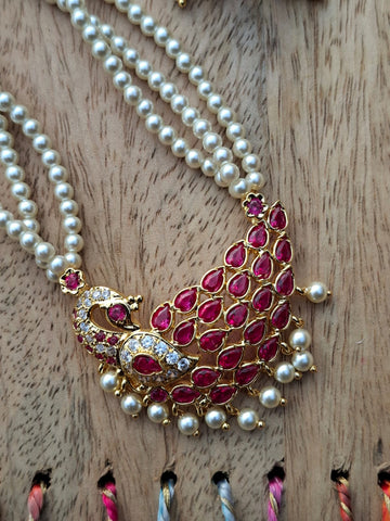 Cute Peacock Feather Tanmani