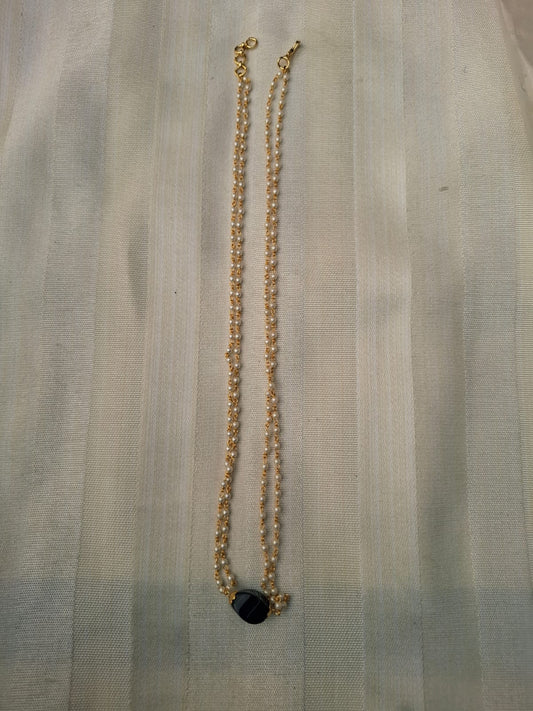 Black Stone 2 Lyre Pearl Chain 18 Inch