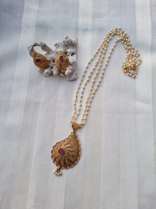 Designer Pendant Basra Pearl Set