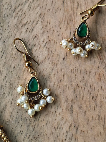 Cute Green Tanmani Style Minimal Necklace