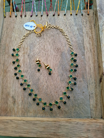 Sayuri Diamond Shaped Delicate Necklace Set Green