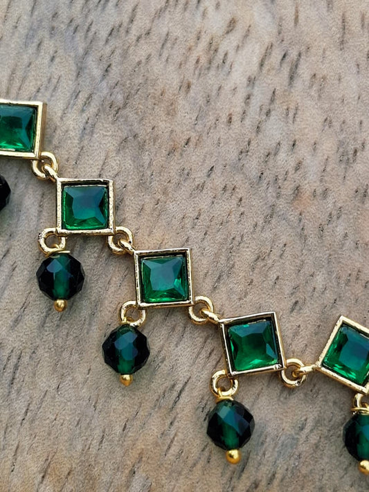 Sayuri Diamond Shaped Delicate Necklace Set Green