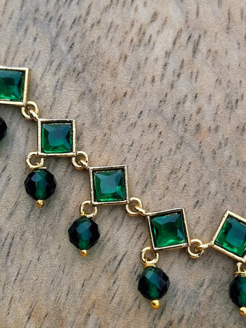 Sayuri Diamond Shaped Delicate Necklace Set Green