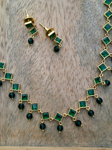 Sayuri Diamond Shaped Delicate Necklace Set Green
