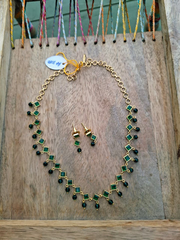 Sayuri Diamond Shaped Delicate Necklace Set Green