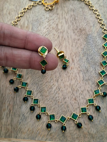 Sayuri Diamond Shaped Delicate Necklace Set Green