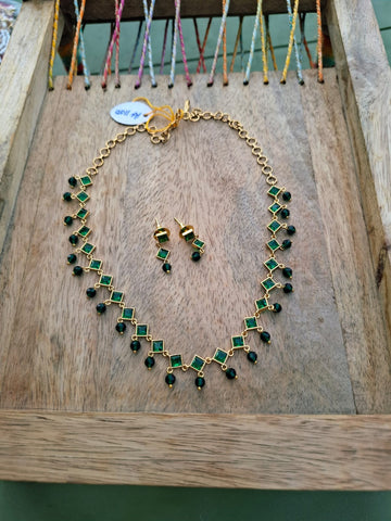 Sayuri Diamond Shaped Delicate Necklace Set Green