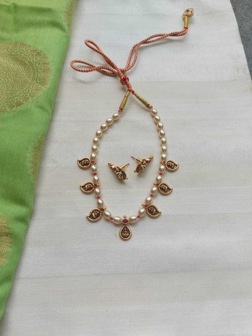 Swaroski Pearl Set (Temple)