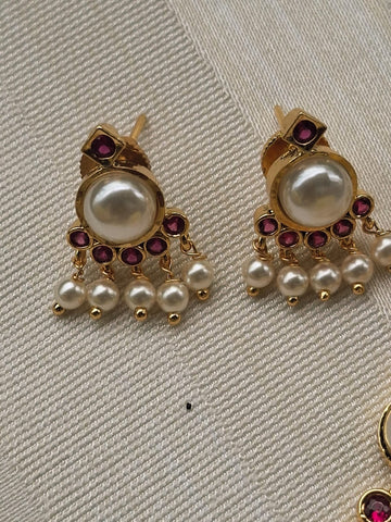 Half Round Pearl Red Stone Necklace