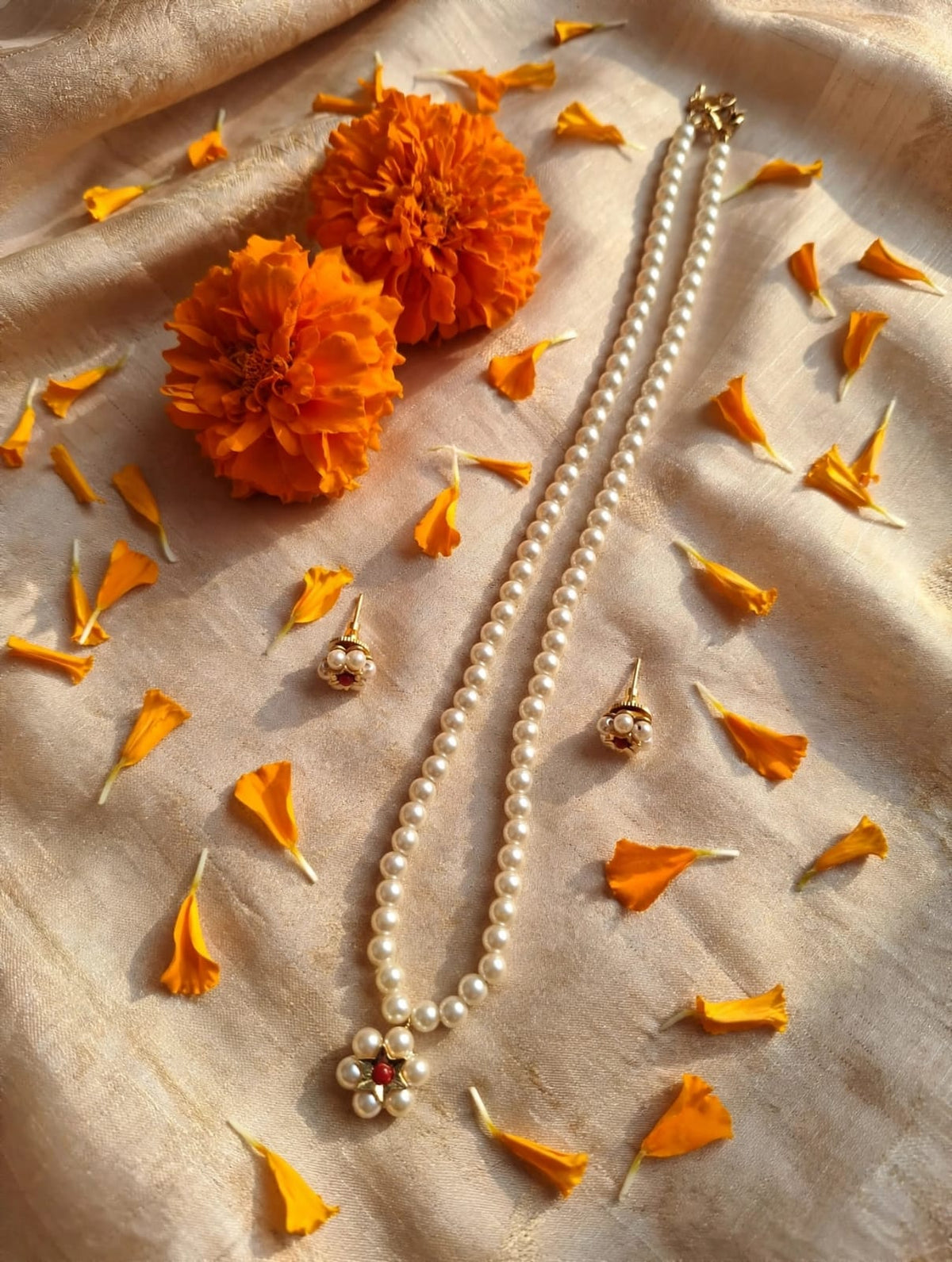 Single Pendant Pearl Set (Coral Kudi)