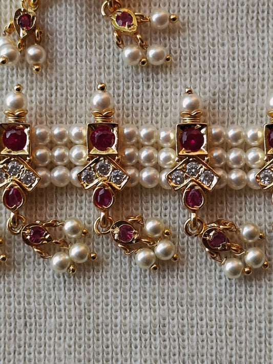 11 Patti Dark Pink 3 White Stone Triangle Chinchpeti