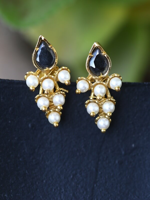Black Stone Karwari Draksha Earrings