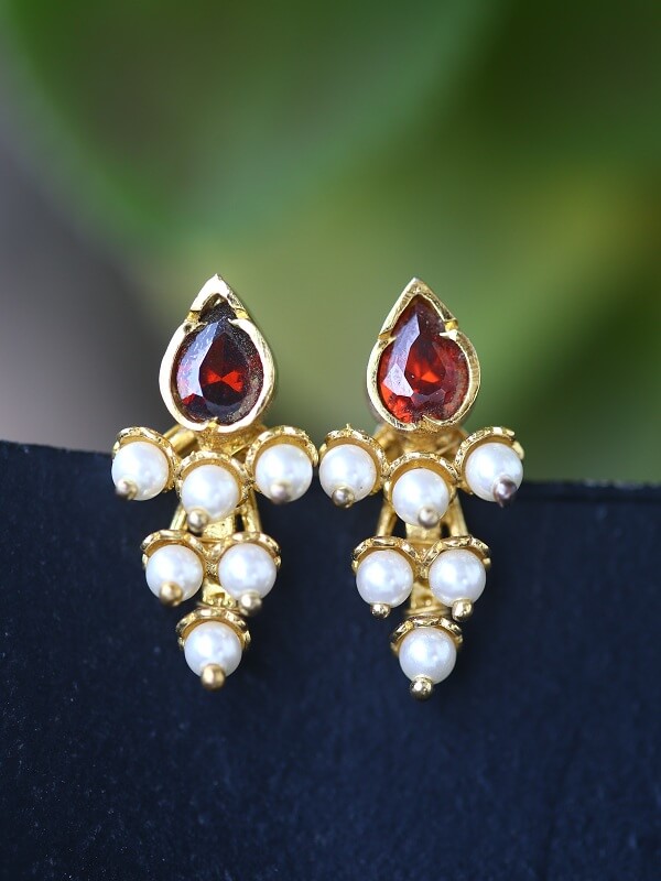 Maroon Stone Karwari Draksha Earrings